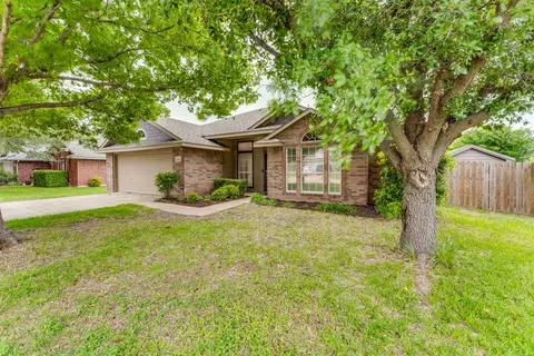 1012 N Carolina Ave, Midlothian, TX 76065