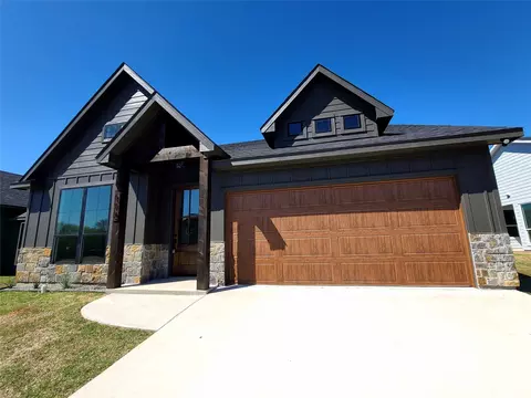 113 Vaughn Meadows Dr, Tom Bean, TX 75489