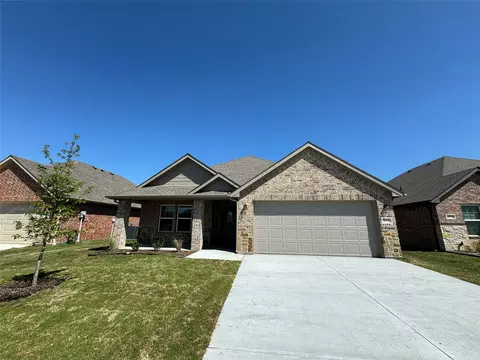 808 Hardaway Dr, Greenville, TX 75402