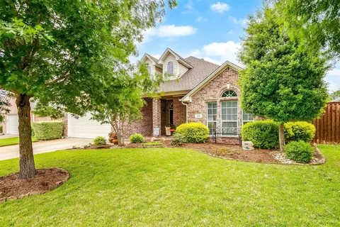 841 Huebner Way, Burleson, TX 76028