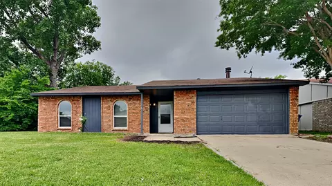 7305 Knight Dr, The Colony, TX 75056