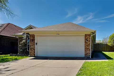 5706 Spyglass Hill Dr, Arlington, TX 76018