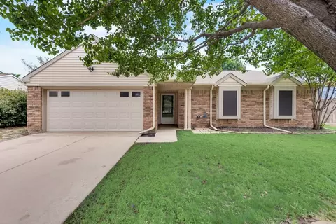 3515 Glenview Dr, Corinth, TX 76210