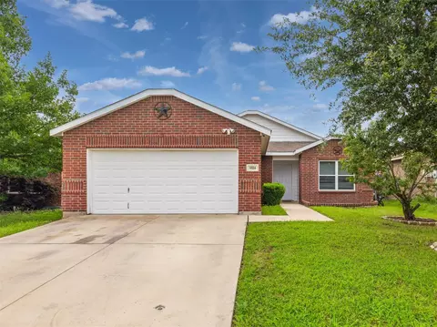 3324 Royal Crest Dr, Fort Worth, TX 76140