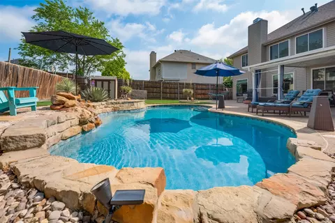 8021 Rushmore Rd, Fort Worth, TX 76137