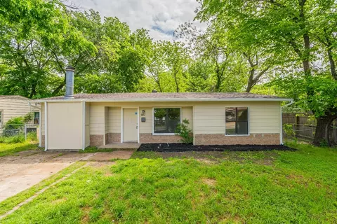 937 Indian Hills Dr, Grand Prairie, TX 75051
