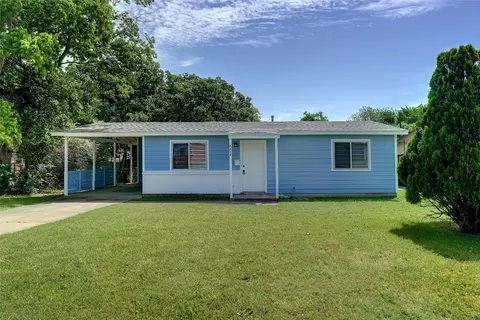 2213 Carruthers Dr, Fort Worth, TX 76112