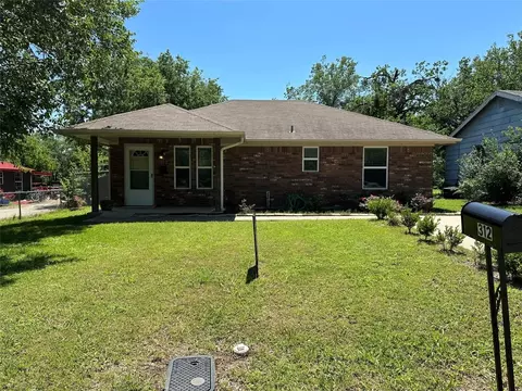 312 W South St, Whitesboro, TX 76273