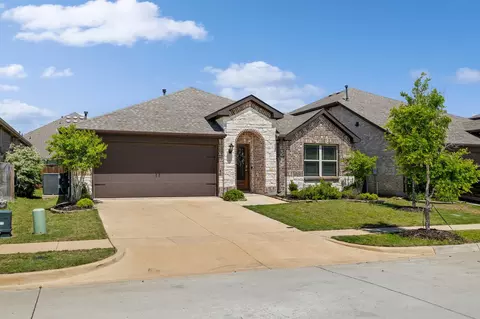 1333 Pleasant Knoll Trl, Aubrey, TX 76227