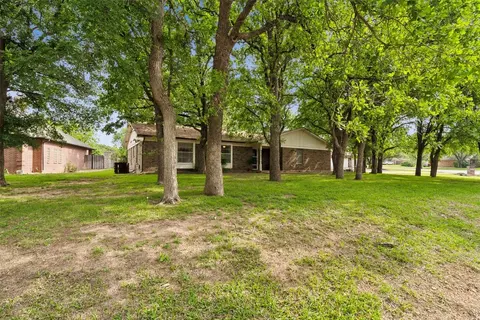6201 Westover Dr, Granbury, TX 76049