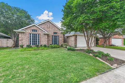 2408 Creek Crossing Ct, Arlington, TX 76018