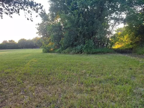 313 N Mcgraw St, Forney, TX 75126