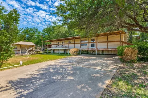 817 Tepee Trl, Granbury, TX 76048