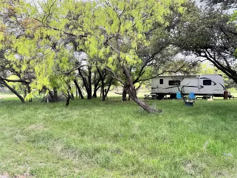 176 N Lakeside Cir, May, TX 76857