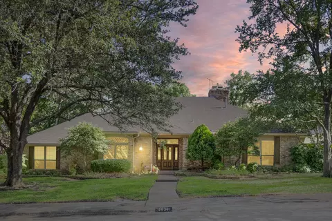 9634 Hill View Dr, Dallas, TX 75231
