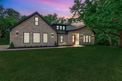 1224 W Crawford St, Denison, TX 75020