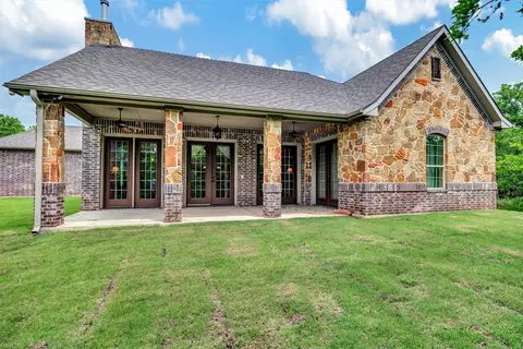 1108 Bluffs Ave, Bowie, TX 76230