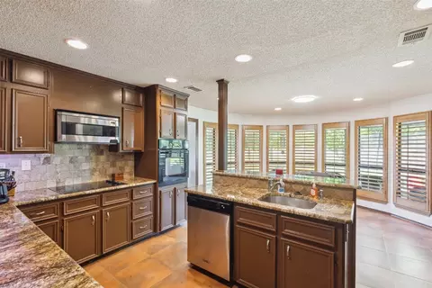 Kitchen - 3606 Toler Rd, Rowlett, TX 75089 photo 3 of 3