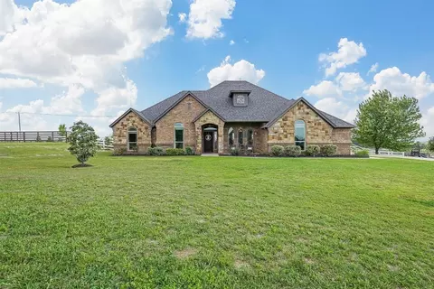 109 Daily Double Dr, Fort Worth, TX 76126