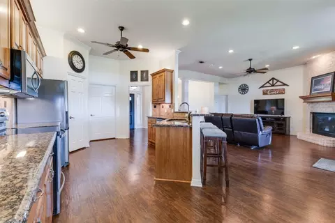 Kitchen - 7031 Singleton Rd, Midlothian, TX 76065 photo 1 of 4