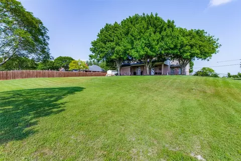 Exterior - 7031 Singleton Rd, Midlothian, TX 76065 photo 7 of 8