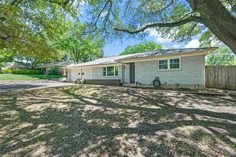 1805 Dakar Rd W, Fort Worth, TX 76116