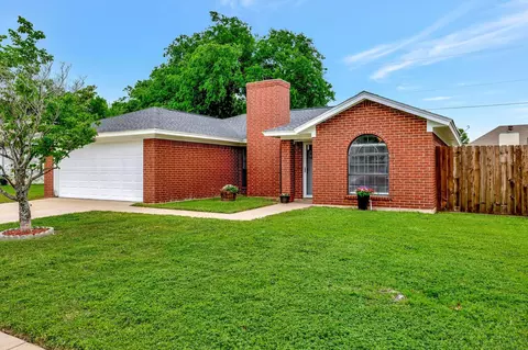 912 Park Place Blvd, Midlothian, TX 76065