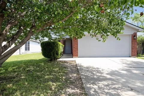 10609 Shadywood Dr, Fort Worth, TX 76140