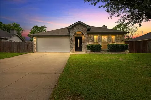 6404 Brookglen Dr, Arlington, TX 76018