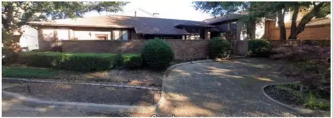 3302 Courtyard Pl, Farmers Branch, TX 75234
