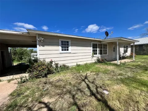 621 E Gentry St, Hamilton, TX 76531