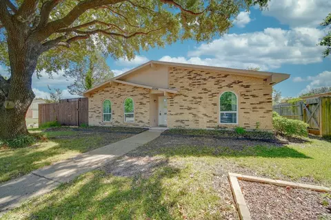 5084 Alpha Dr, The Colony, TX 75056