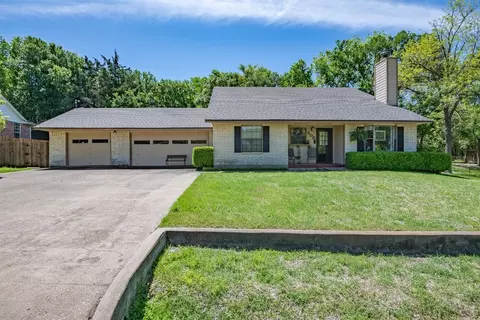 308 Lakewood Dr, Waxahachie, TX 75165