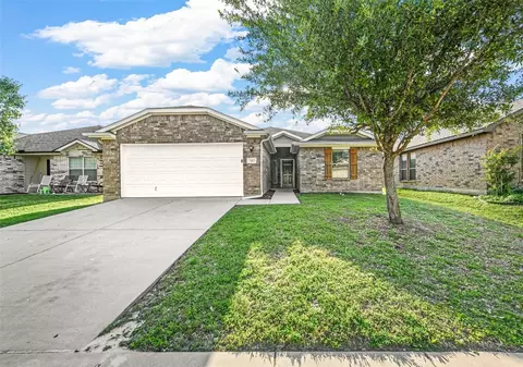 7145 Kickapoo Dr, Fort Worth, TX 76179