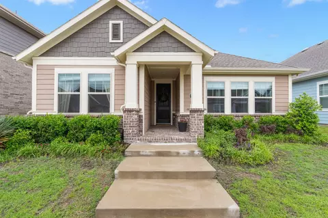 9308 Crockett Dr, Rowlett, TX 75089