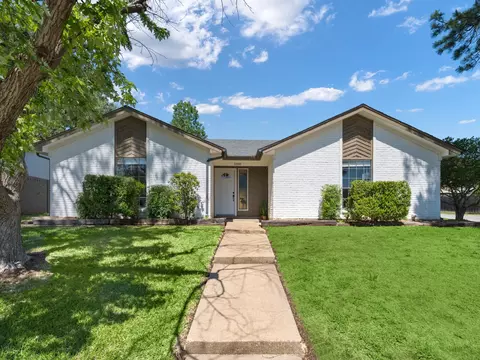 3500 Leighton Dr, Arlington, TX 76015