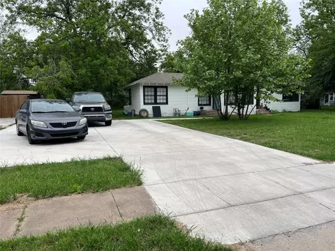 304 Williams Ave, Cleburne, TX 76033 photo 2