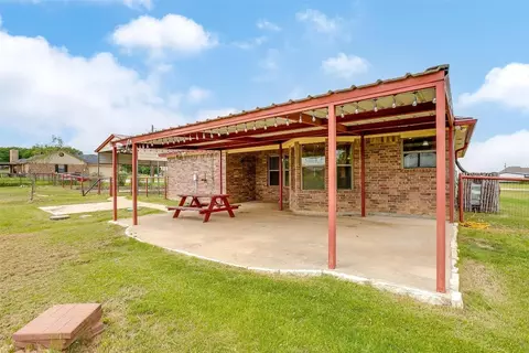Exterior - 210 E Arbor Ct, Springtown, TX 76082 photo 3 of 8