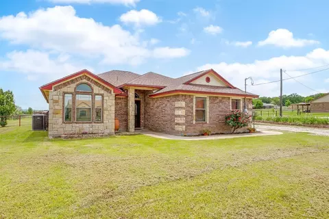 Exterior - 210 E Arbor Ct, Springtown, TX 76082 photo 2 of 8
