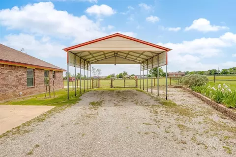 Exterior - 210 E Arbor Ct, Springtown, TX 76082 photo 5 of 8