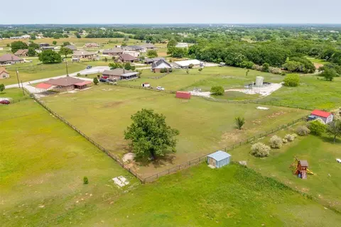 View/Area - 210 E Arbor Ct, Springtown, TX 76082 photo 4 of 5
