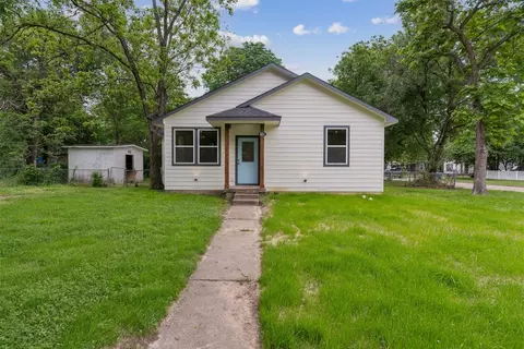 304 Vista Ct, Dallas, TX 75217