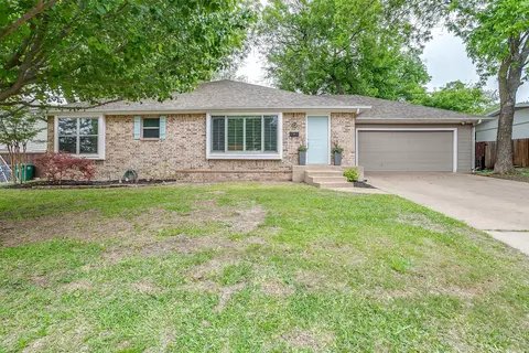 6913 Kirkwood Rd, Fort Worth, TX 76116