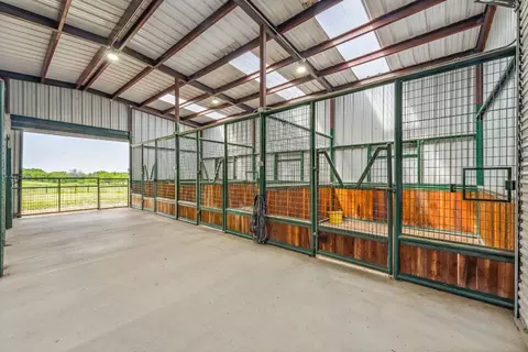 5444 Meadow Ridge Dr, Weatherford, TX 76087