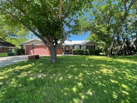 949 Easy St, Grapevine, TX 76051
