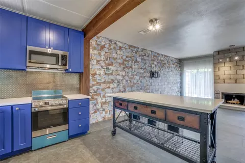 3320 Reagan St #115, Dallas, TX 75219