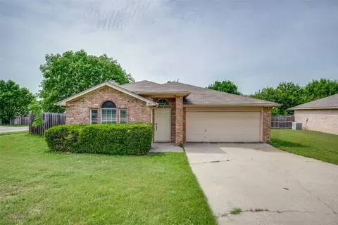 284 W Windsor Dr, Denton, TX 76207