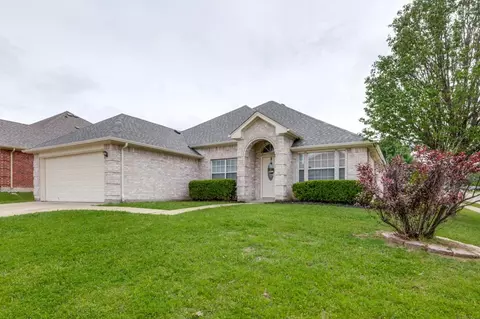 822 Ogden Dr, Arlington, TX 76001