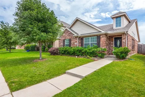 8904 Tucker St, Cross Roads, TX 76227