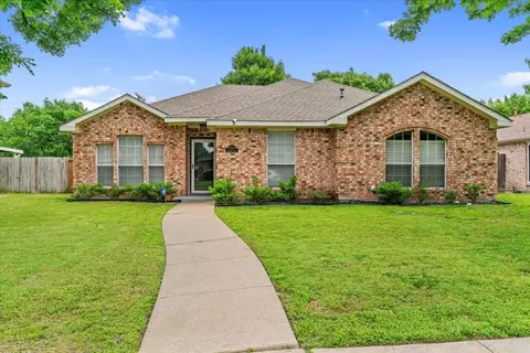 2516 Larkspur Ln, Rowlett, TX 75089